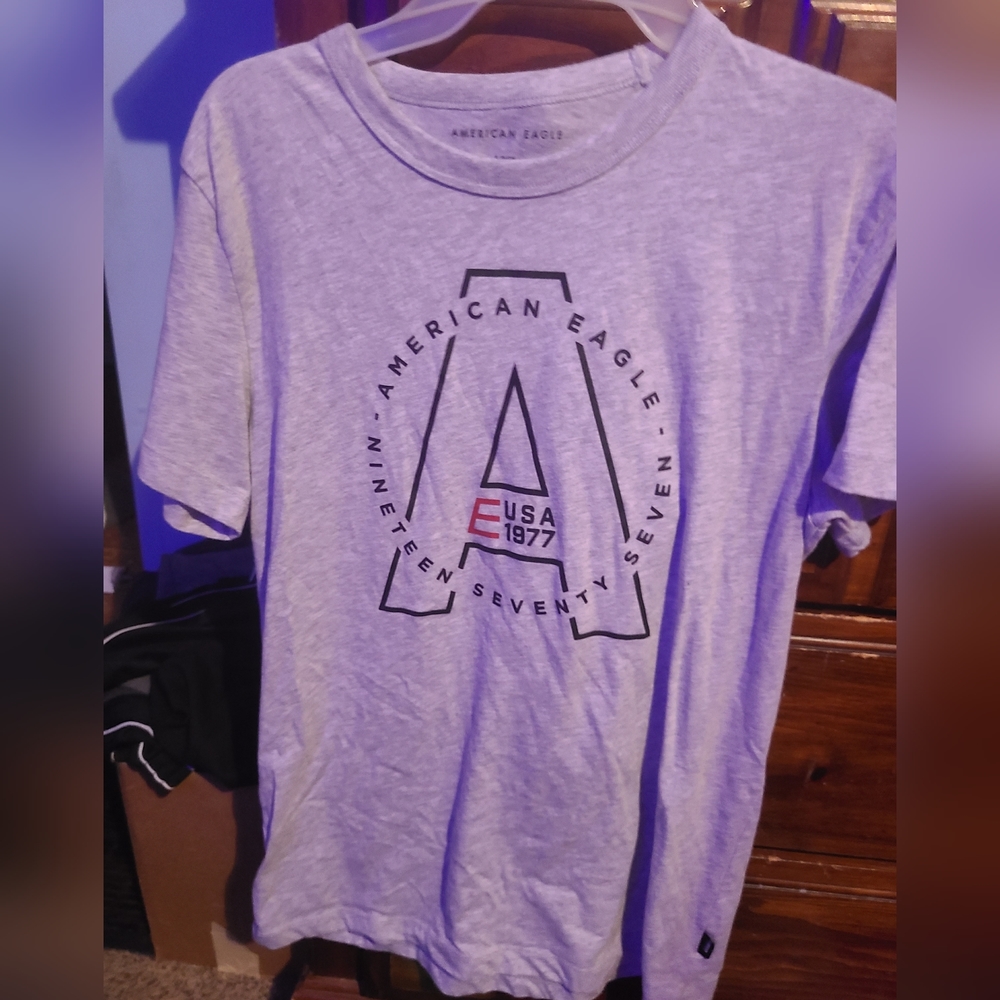!!.         Mens S short sleeve t shirt.    S2